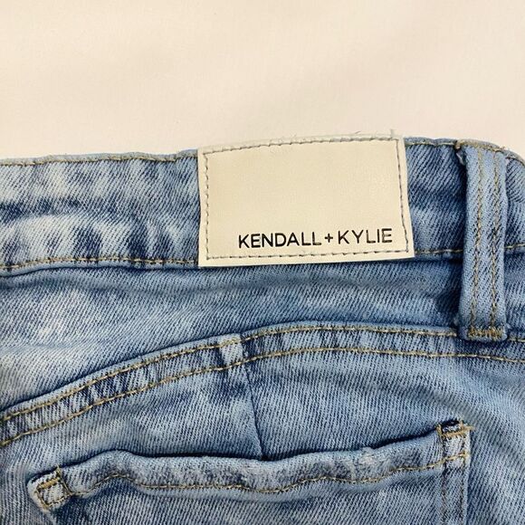 Kendall & Kylie “The Icon” High rise straight jeans. Distressed. Size 7/28 - Picture 7 of 9